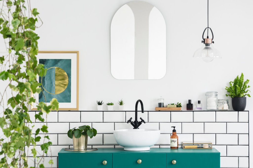 Inexpensive Methods to Upgrade Rental Bathrooms